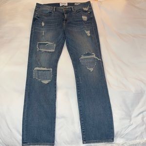 Frame ‘Le High Straight’ Distressed Jeans